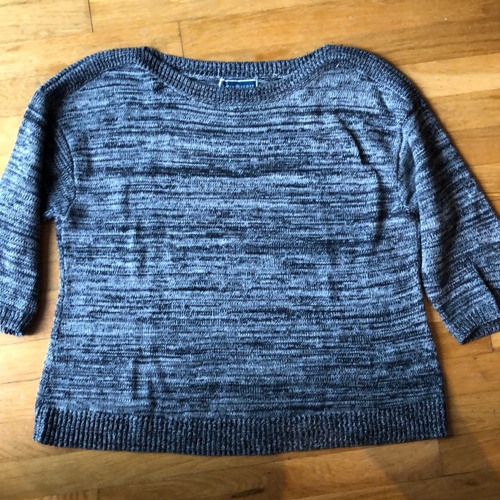 Like new! Gray-ish 3/4 length sleeve sweater